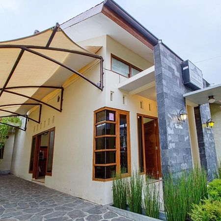 Ndalem Timoho Hotel Джокякарта Екстериор снимка